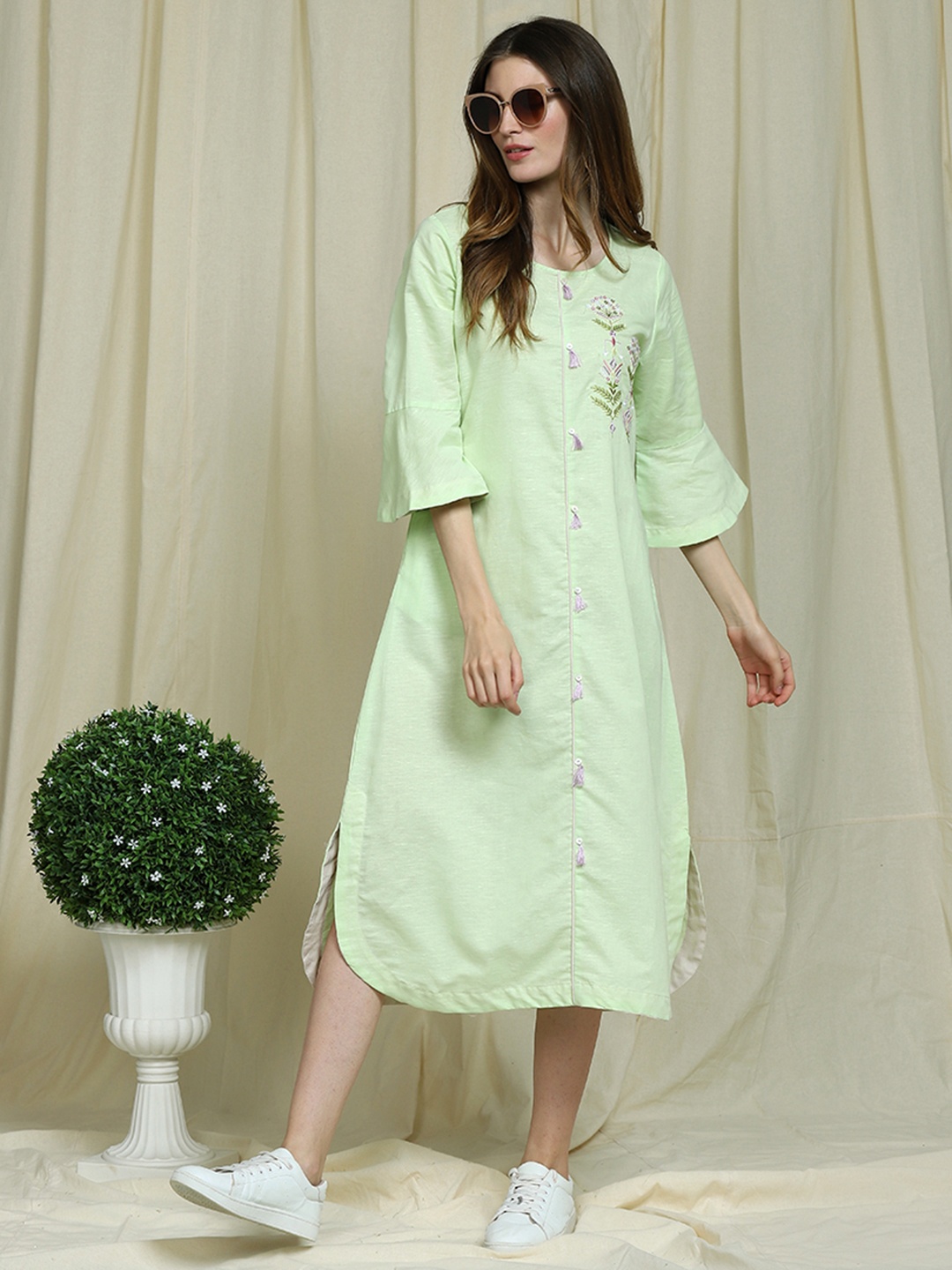 

Indifusion Floral Embroidered Thread Work Cotton Ethnic Dress, Green