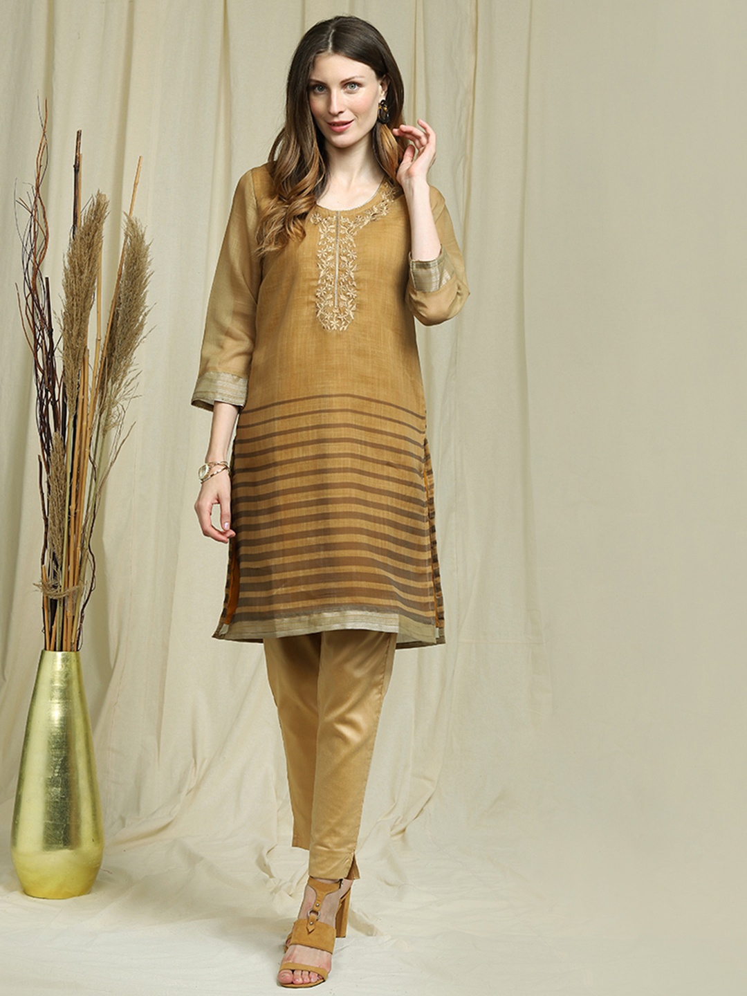 

Indifusion Women Mustard Yellow Embroidered Thread Work Kurta