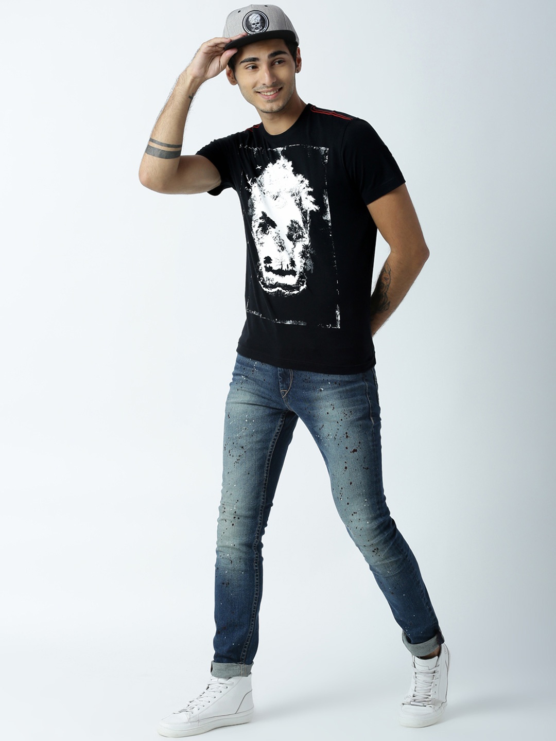

Huetrap Men Black Printed T-shirt
