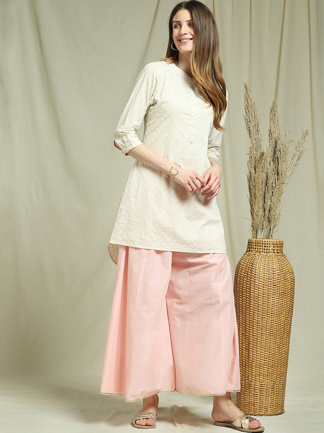 

Indifusion Off White Floral Embroidered Cotton Kurti