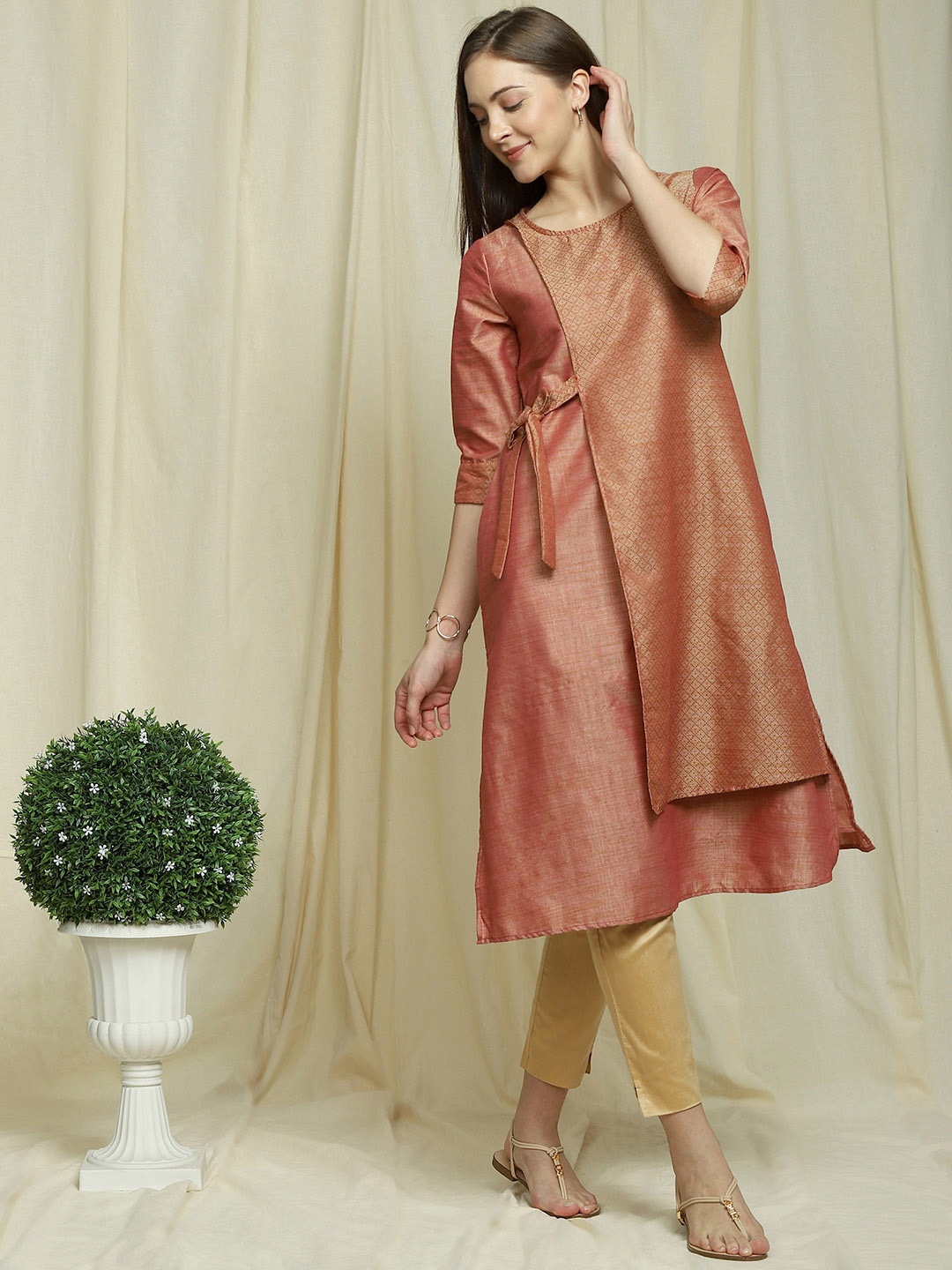 

Indifusion Women Peach Woven Design Kurta