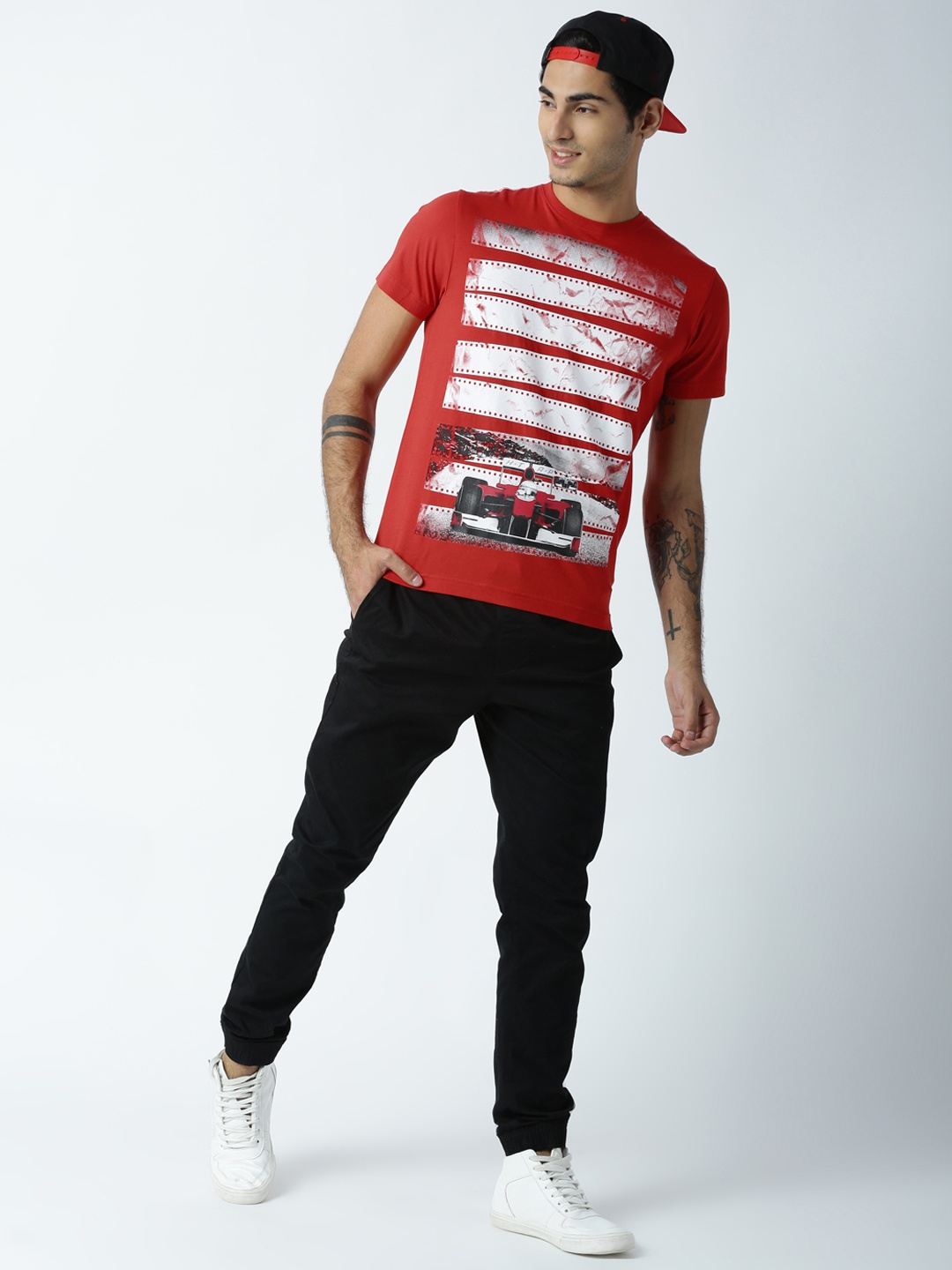 

Huetrap Men Red Printed Round Neck T-shirt