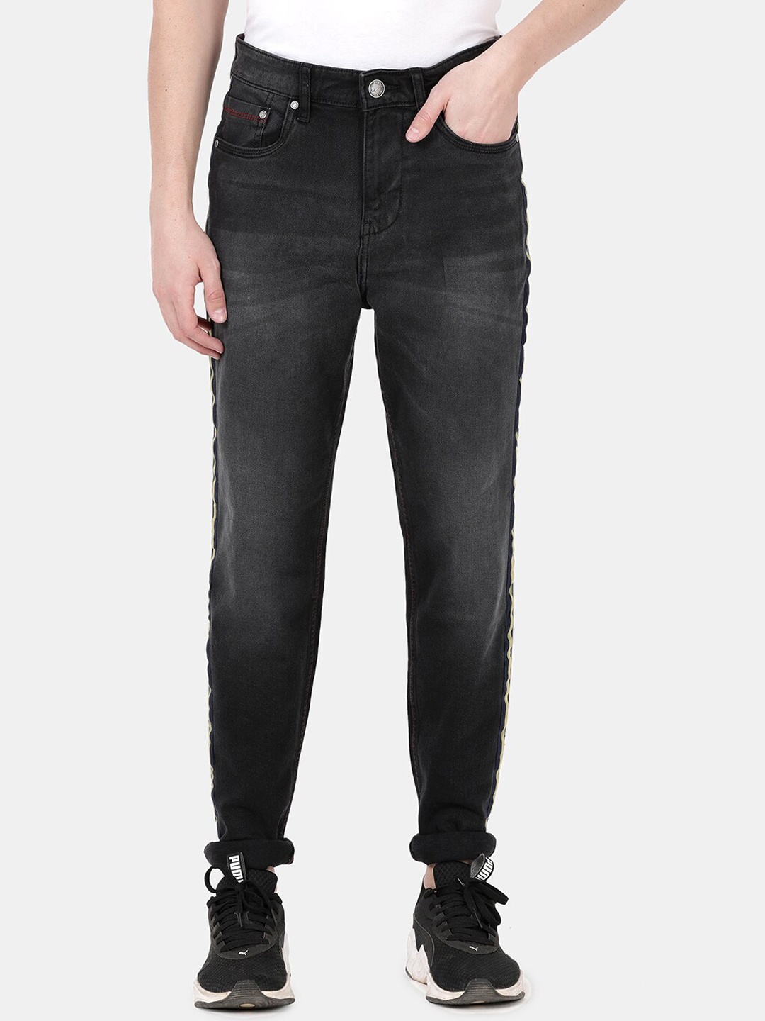 

Llak Jeans Men Black Relaxed Fit Light Fade Stretchable Jeans