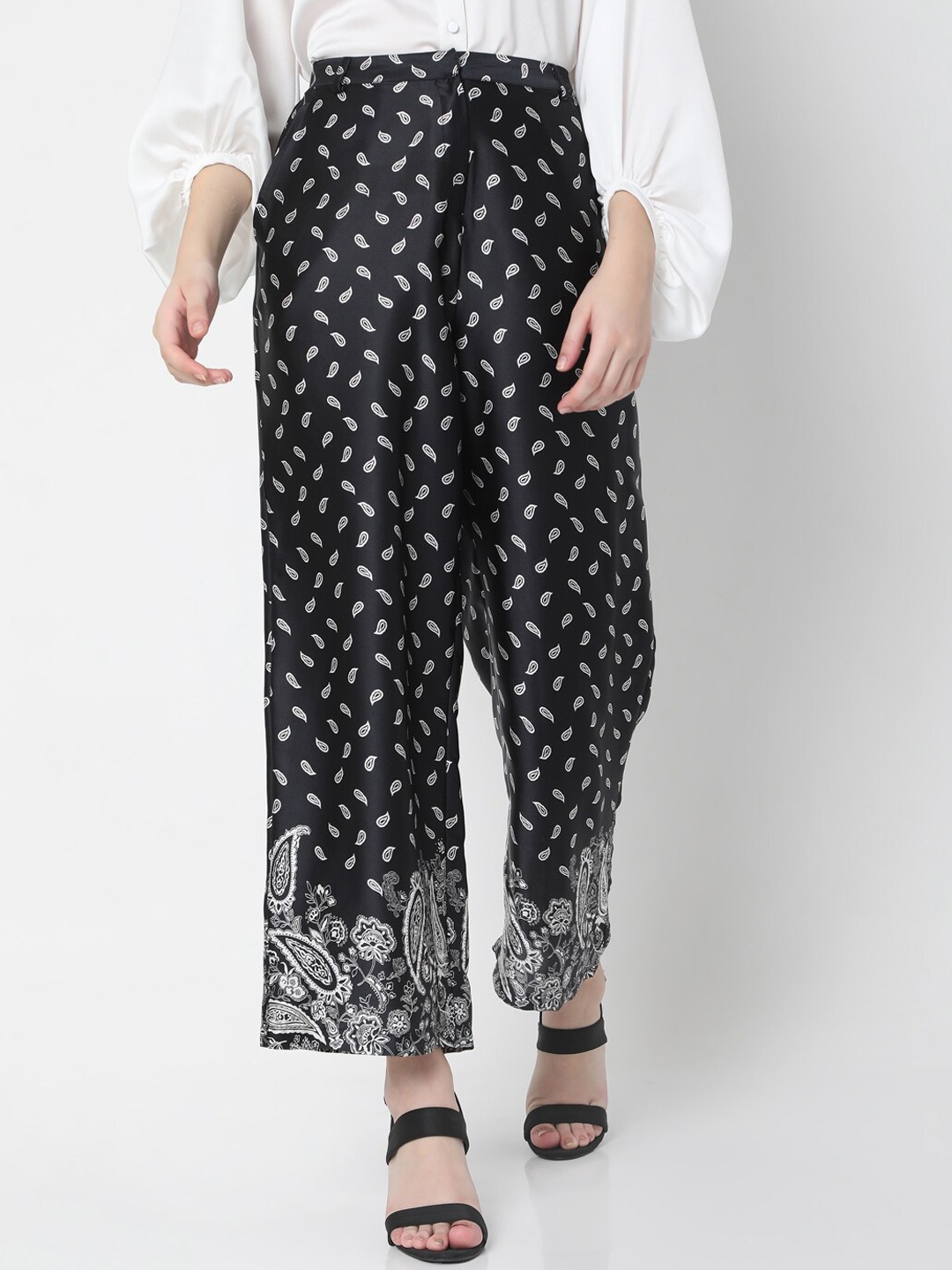 

Vero Moda Women Black Ethnic Motifs Printed High-Rise Trousers