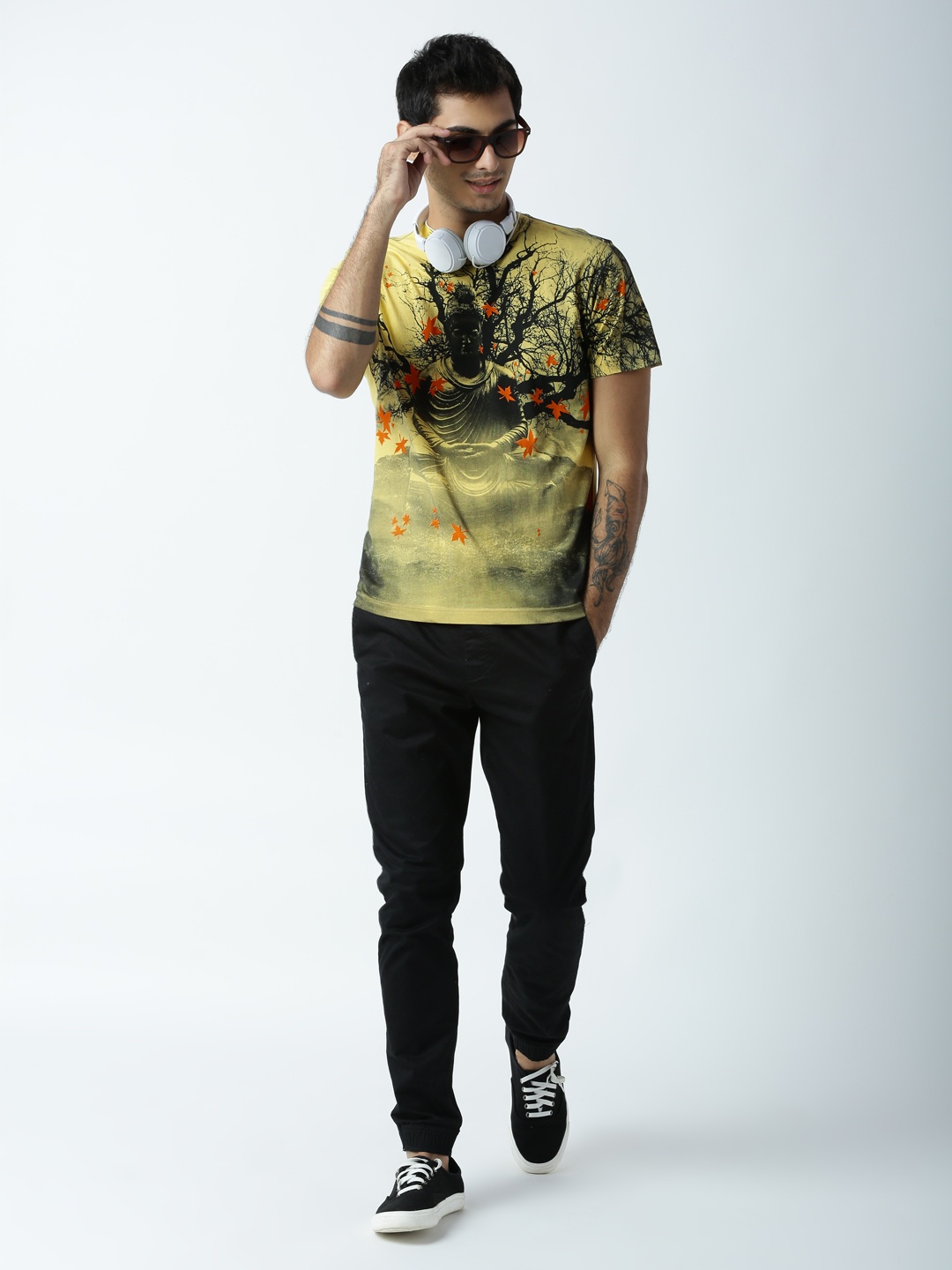 

Huetrap Men Yellow Printed Round Neck T-shirt