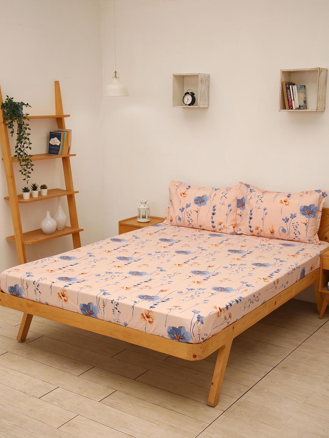 

Ariana Unisex Peach 140 TC Supersoft Micro Bedsheet With 2 Pillowcover