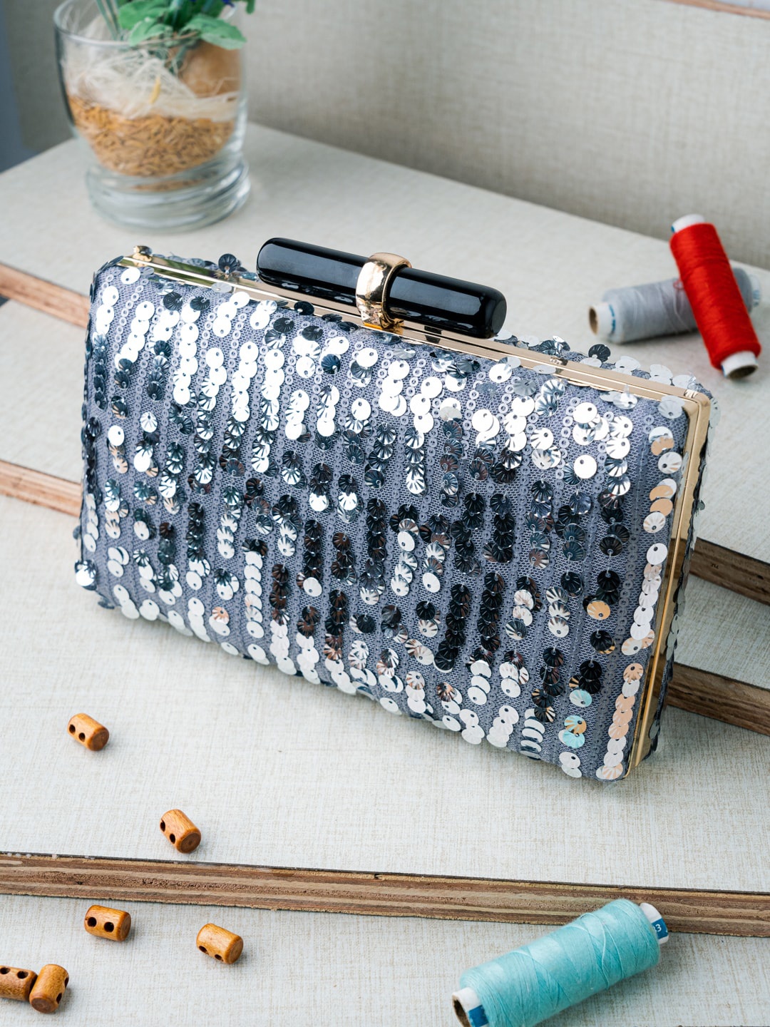 

NR By Nidhi Rathi Silver-Toned & Gold-Toned Textured Embellished Box Clutch