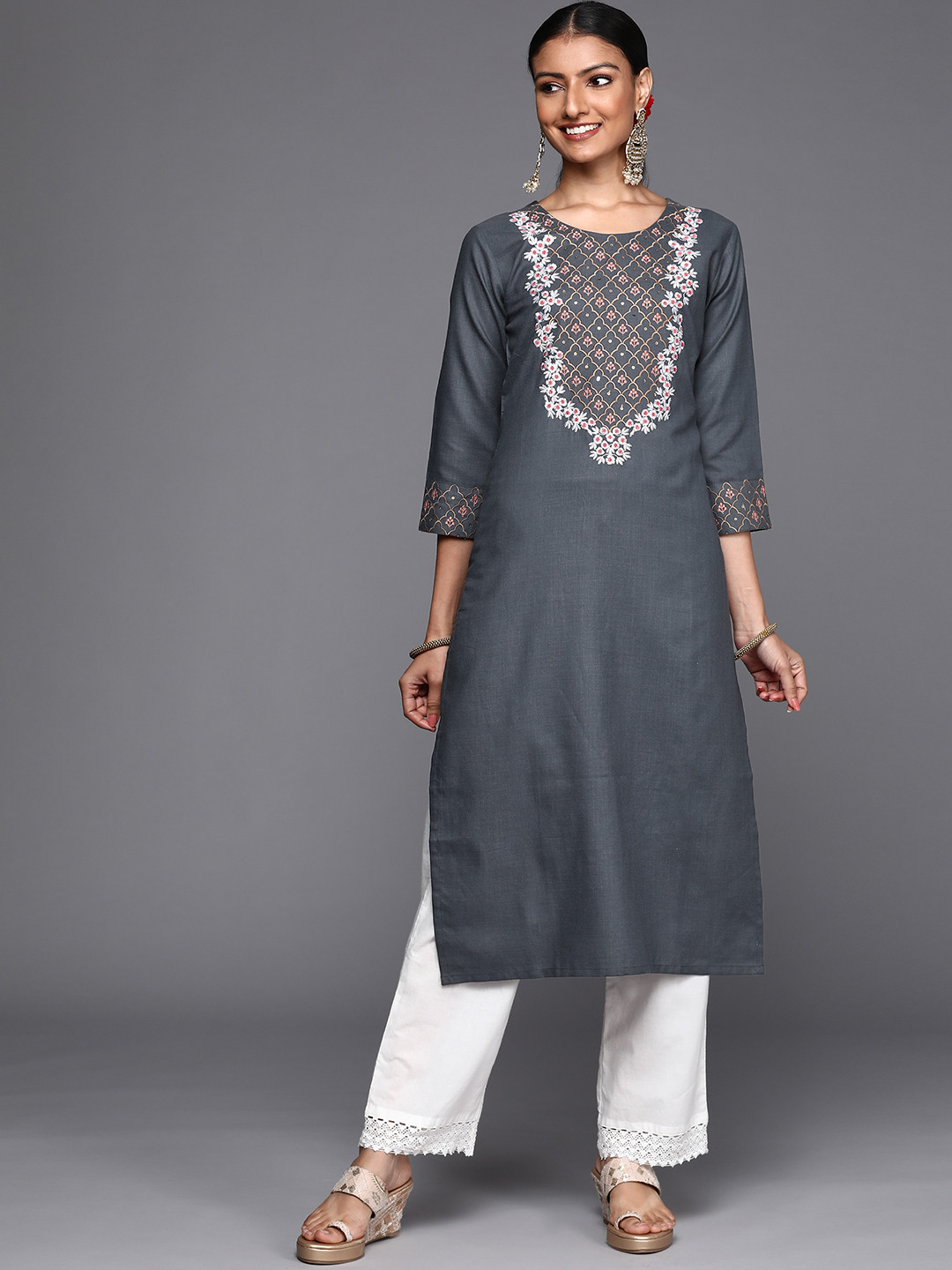 

Varanga Women Grey & Off White Ethnic Motifs Yoke Design Thread Work Kurta