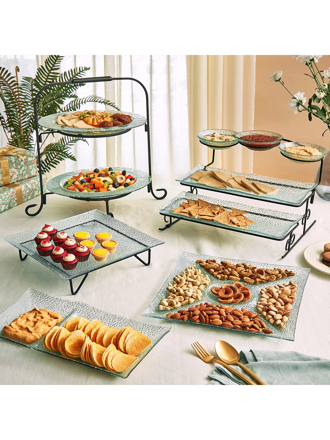 

Home Centre Abaco Maina Transparent Glass Glossy Plates