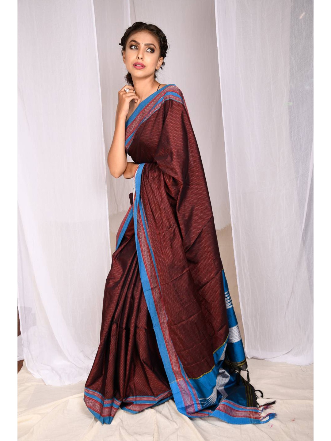 

KARAGIRI Maroon & Blue Silk Cotton Saree