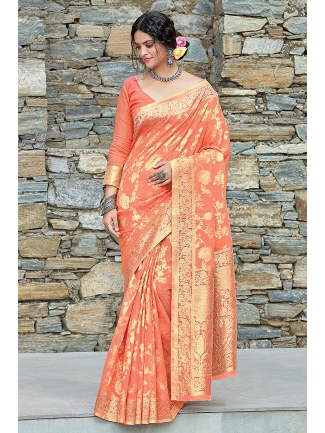 

KARAGIRI Peach-Coloured & Gold-Toned Floral Zari Linen Blend Saree