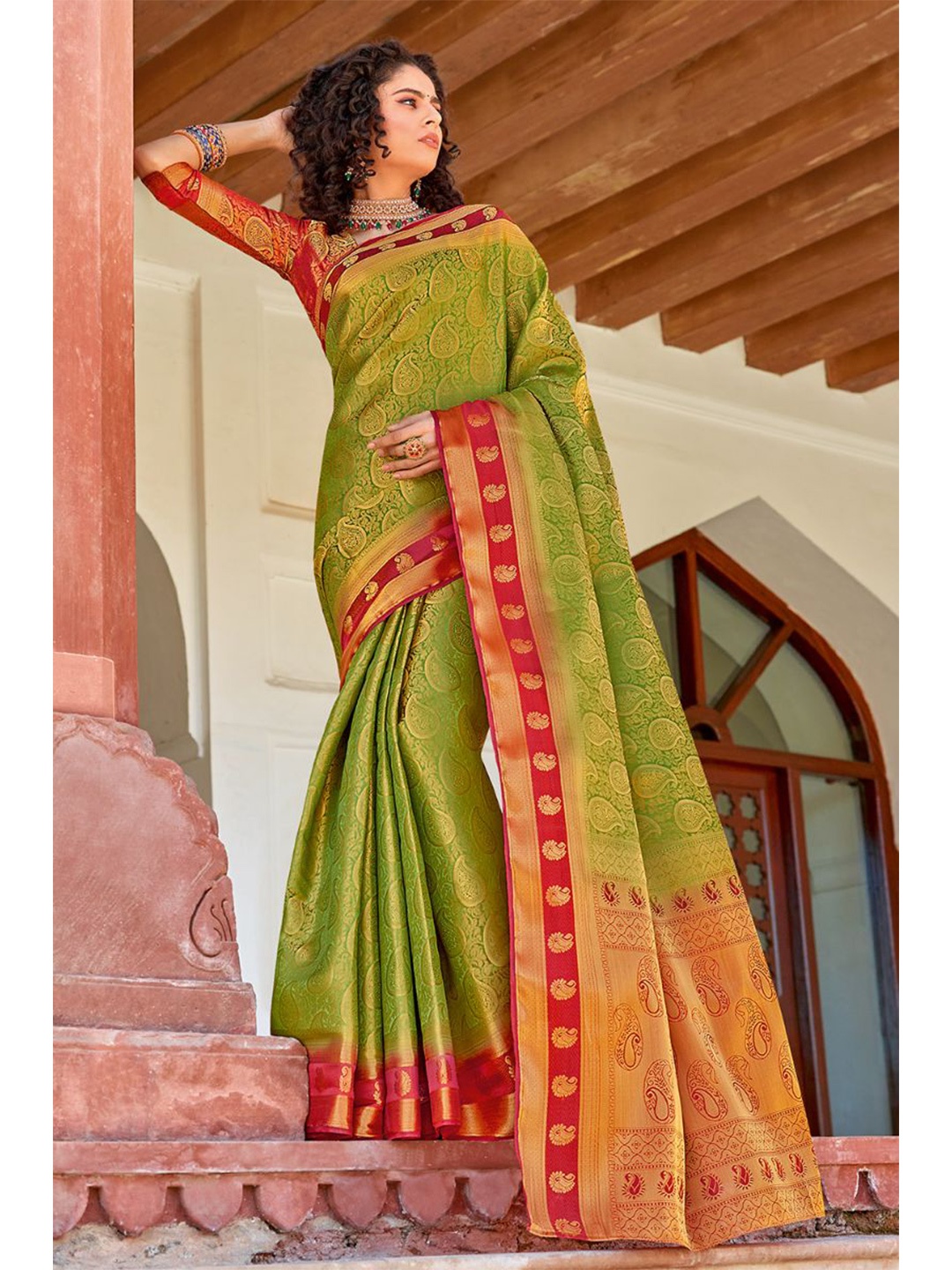 

KARAGIRI Green & Orange Woven Design Zari Silk Blend Kanjeevaram Saree