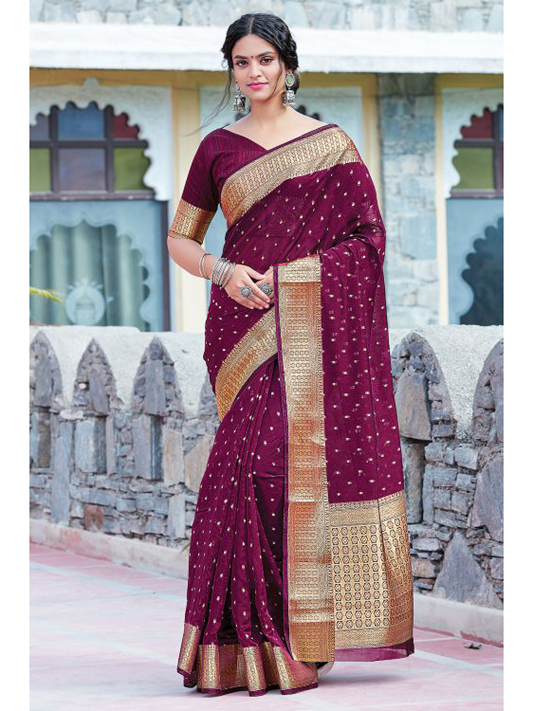 

KARAGIRI Magenta & Gold-Toned Woven Design Zari Organza Saree