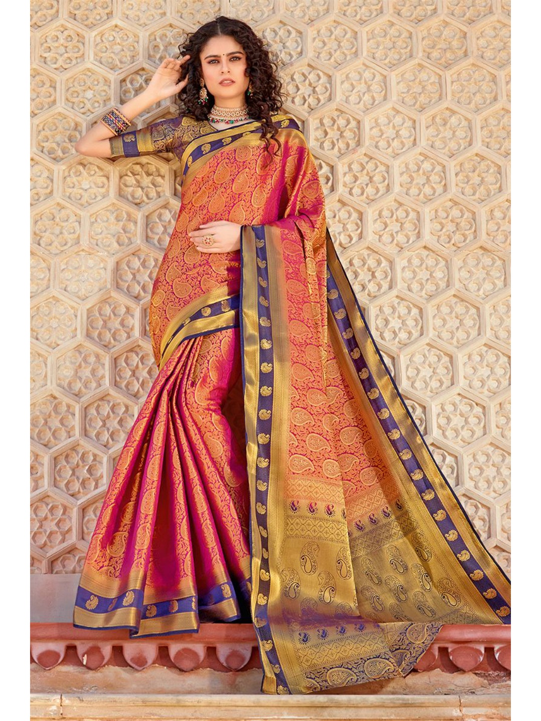 

KARAGIRI Peach-Coloured & Gold-Toned Woven Design Zari Silk Blend Kanjeevaram Saree