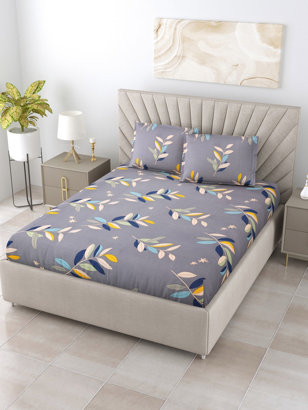 

Salona Bichona Grey & Pink Floral 180 TC Queen Bedsheet with 2 Pillow Covers