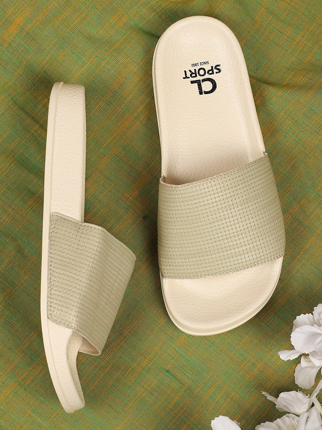 

Carlton London sports Women Beige & Green Sliders