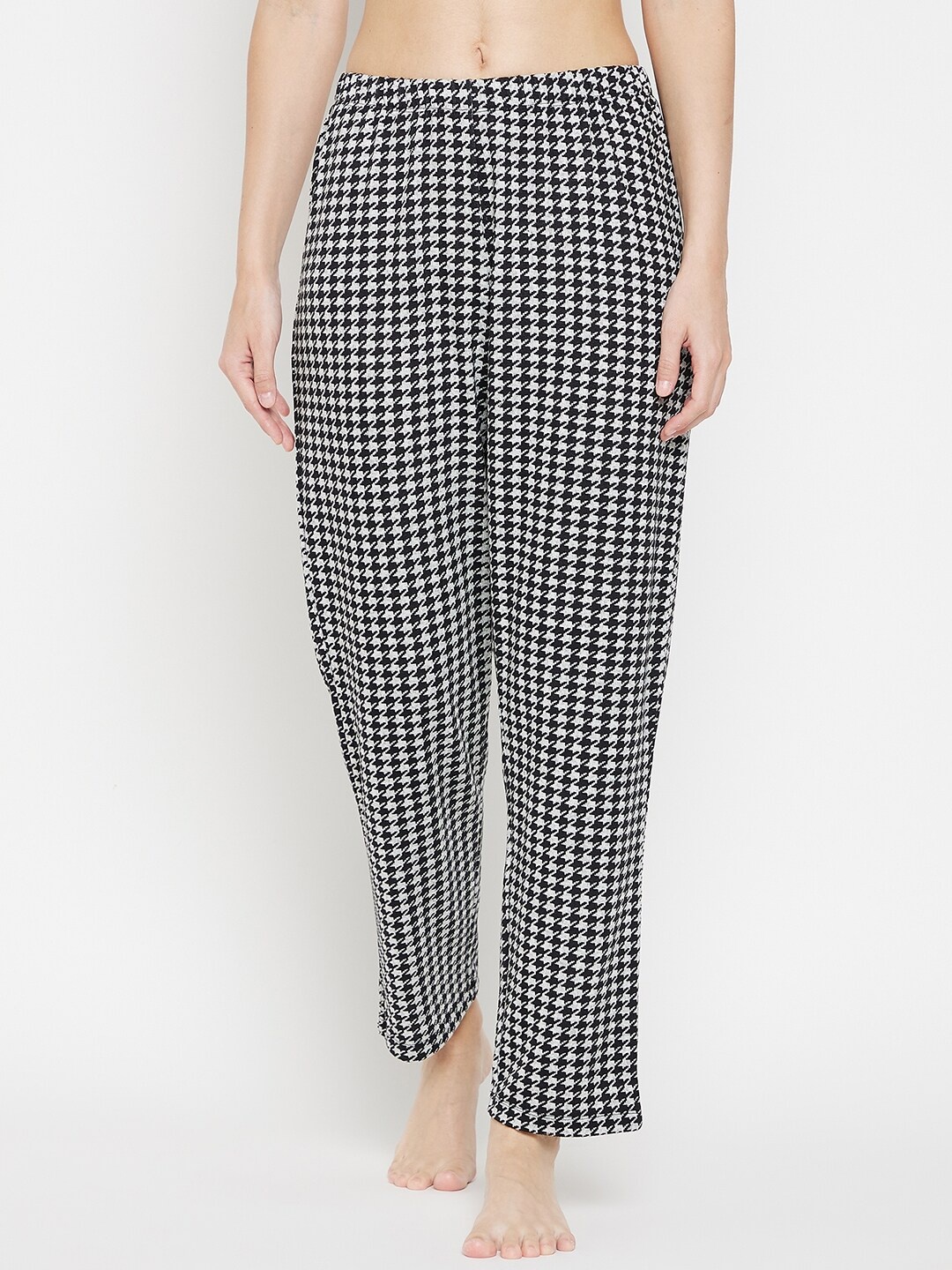 

MADAME M SECRET Women Grey & Black Printed Checked Lounge Pants