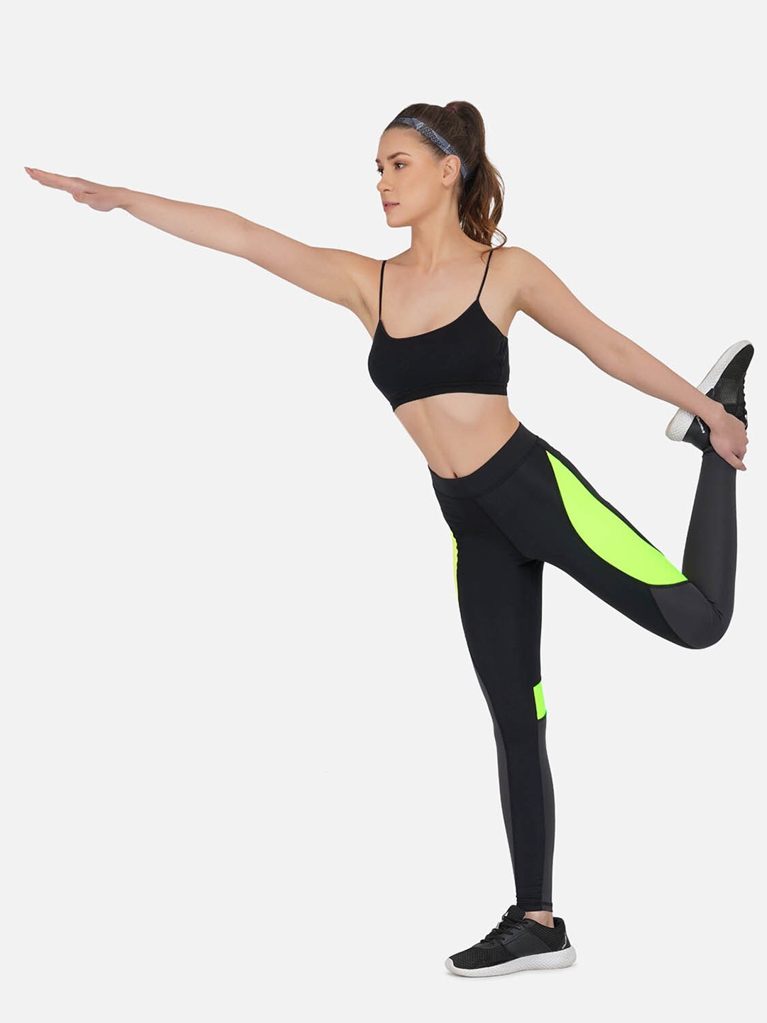 

IMPERATIVE Women Black & Fluorescent Green Colourblocked Slim-Fit Tights