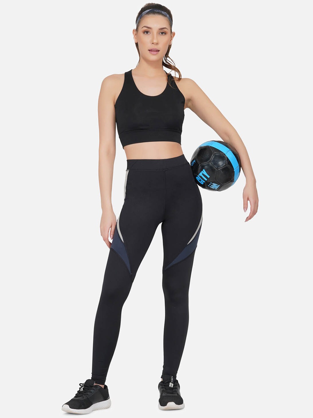 

IMPERATIVE Women Black Solid Slim-Fit Tights