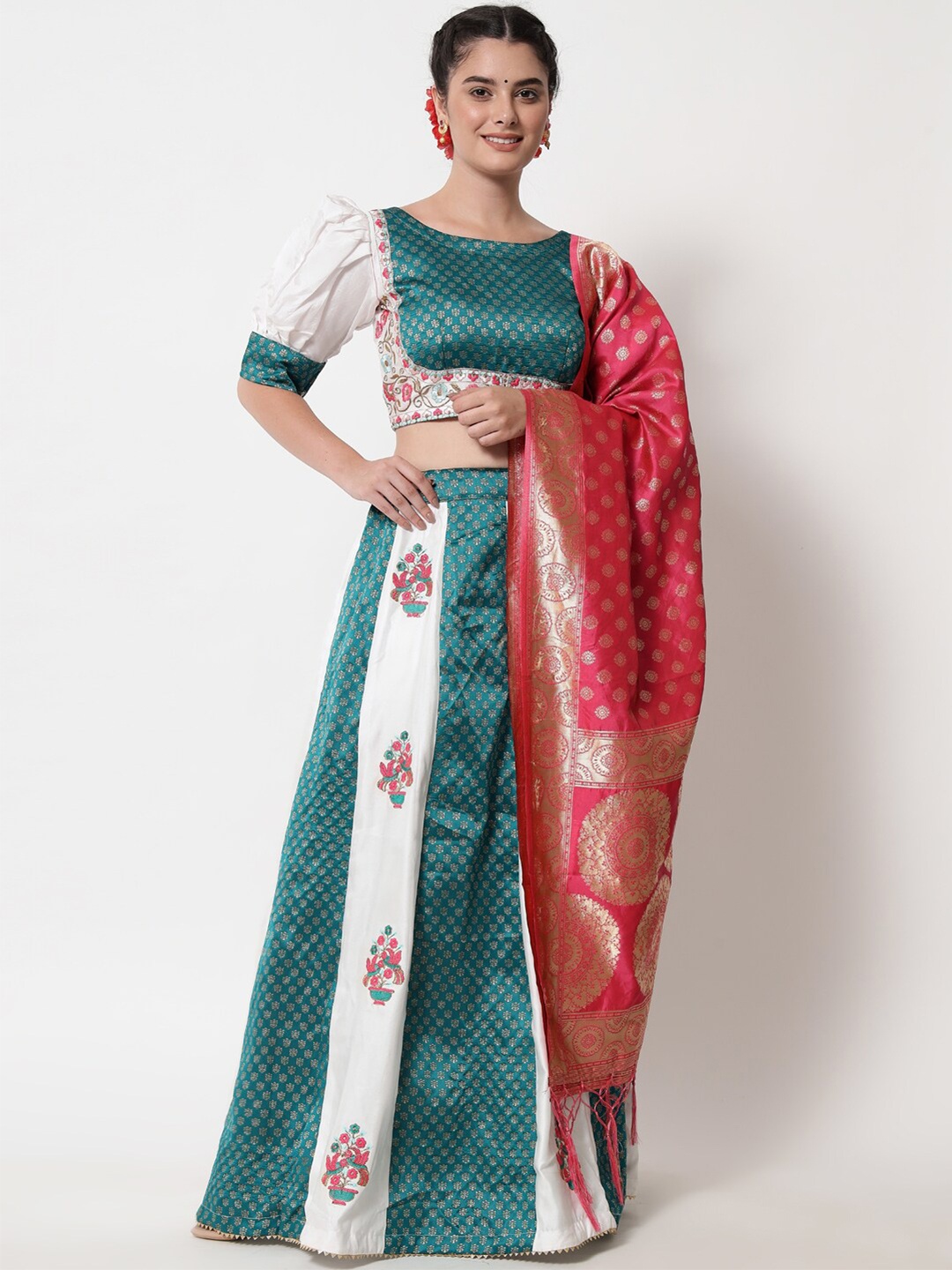 

DIVASTRI Green & White Ready to Wear Lehenga & Unstitched Blouse With Dupatta