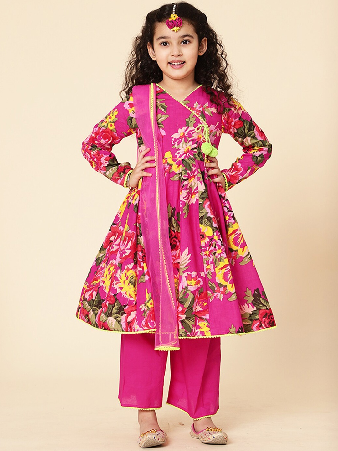 

A T U N Girls Fuchsia Floral Printed Angrakha Pure Cotton Kurta with Trousers & Dupatta