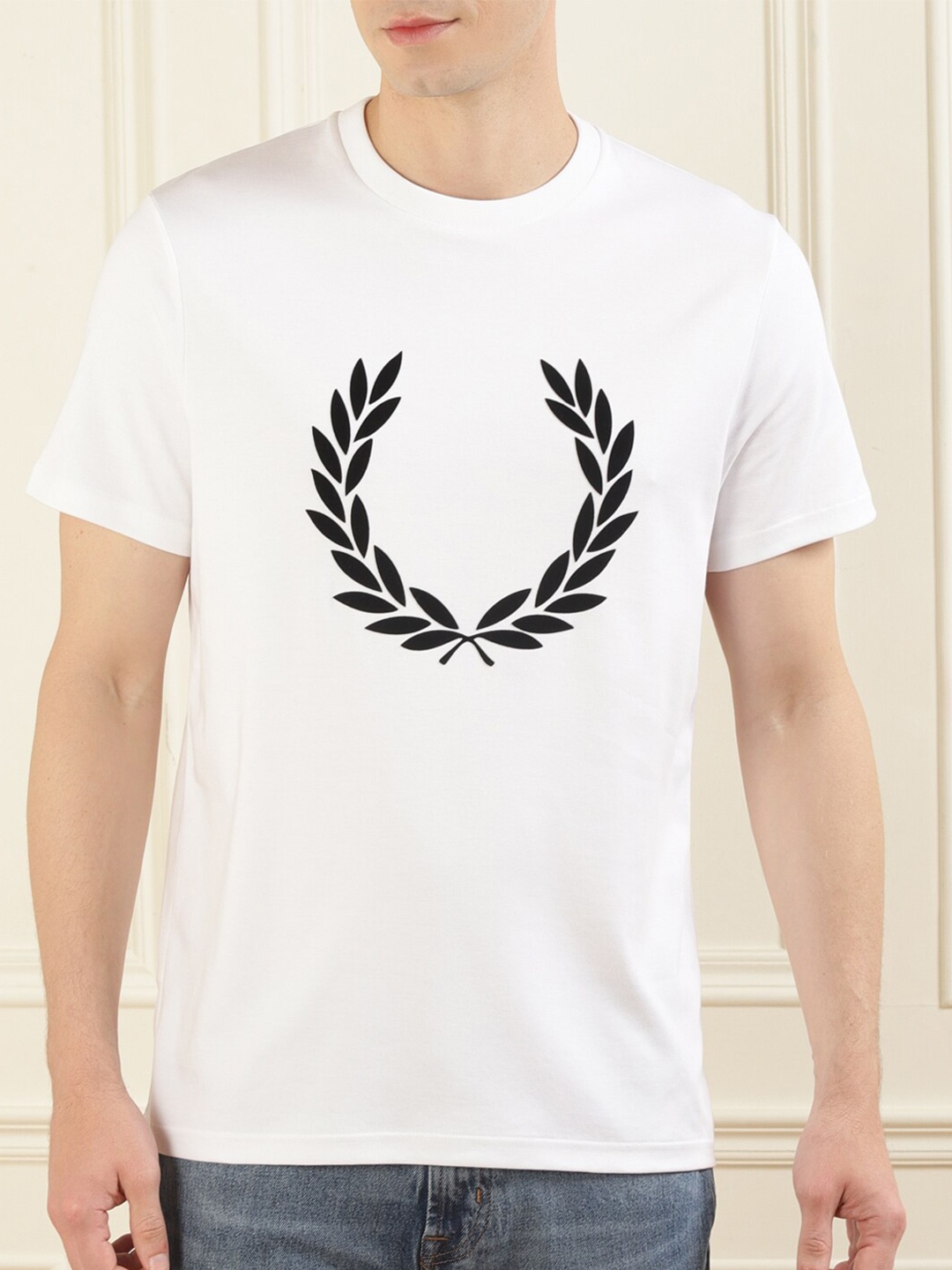 

Fred Perry Men White Solid Brand Logo Cotton Round Neck T-shirt