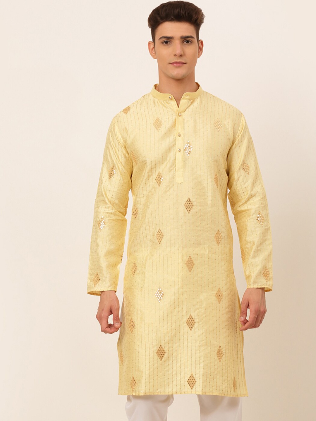 

Jompers Men Gold-Toned Geometric Embroidered Kurta