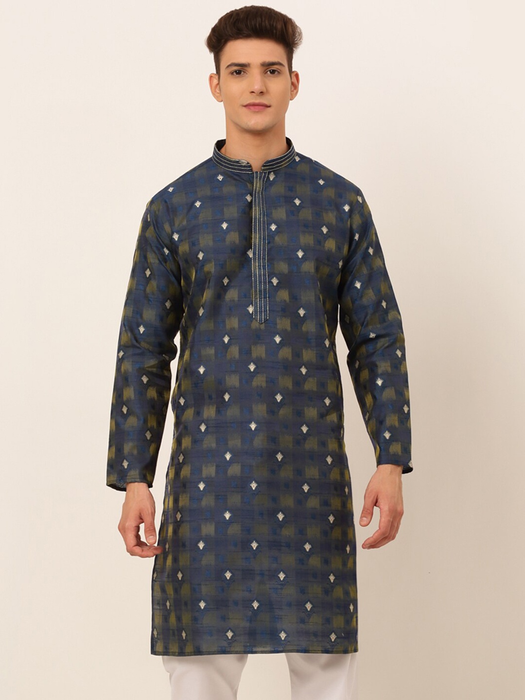 

Jompers Men Navy Blue Mandarin Collar Thread Work Checked Jacquard Kurta