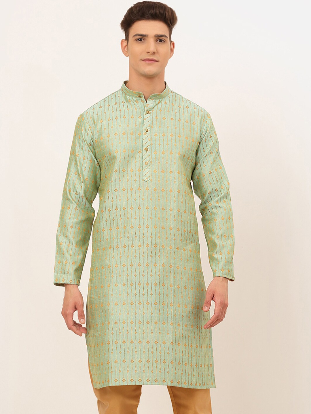 

Jompers Men Green Ethnic Motifs Embroidered Thread Work Jacquard Kurta