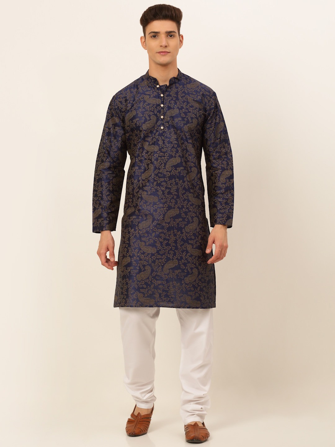 

Jompers Men Navy Blue & White Paisley Printed Kurta with Pyjama