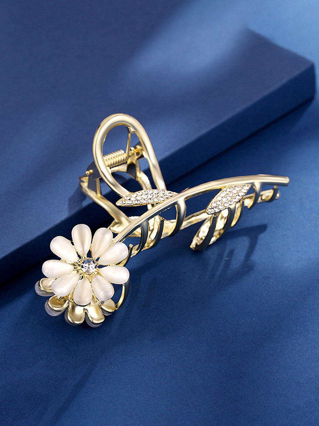 

Yellow Chimes Floral Designed Gold Plated Clutcher Hair Claw Clips, White