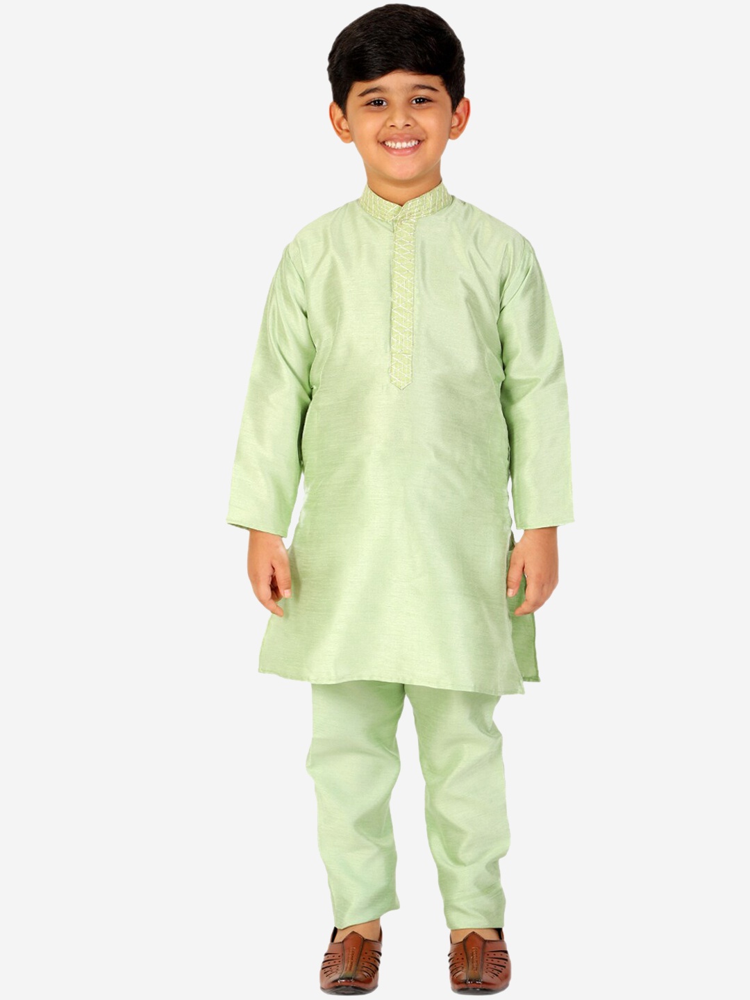 

Pro-Ethic STYLE DEVELOPER Boys Green Pure Silk Kurta with Pyjamas