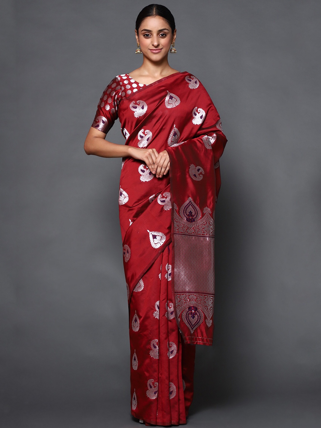 

Glemora Red & Silver-Toned Woven Design Zari Art Silk Kanjeevaram Saree