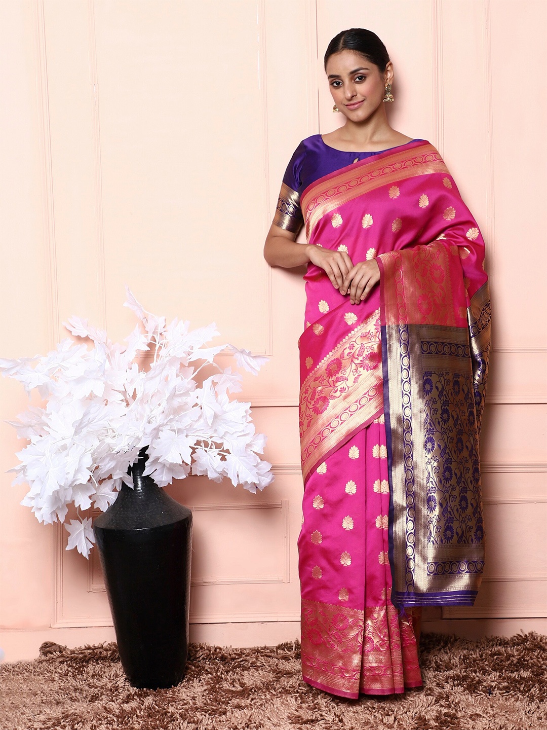 

Glemora Pink & Blue Ethnic Motifs Zari Art Silk Kanjeevaram Saree