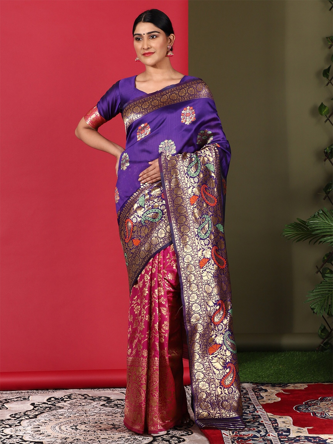 

Glemora Women Blue & Pink Woven Design Zari Art Silk Kanjeevaram Saree