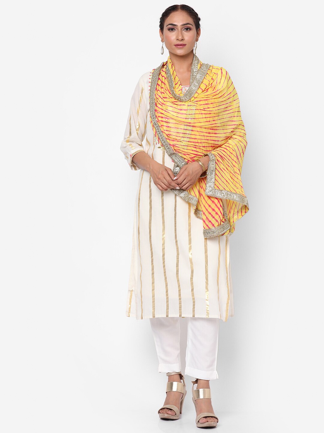 

Kastiel Women Yellow & Pink Lehariya Dupatta With Embellished Lace