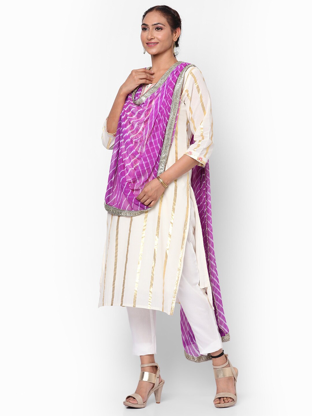 

Kastiel Women Purple & Off White Dyed Leheriya Dupatta with Embellished Lace