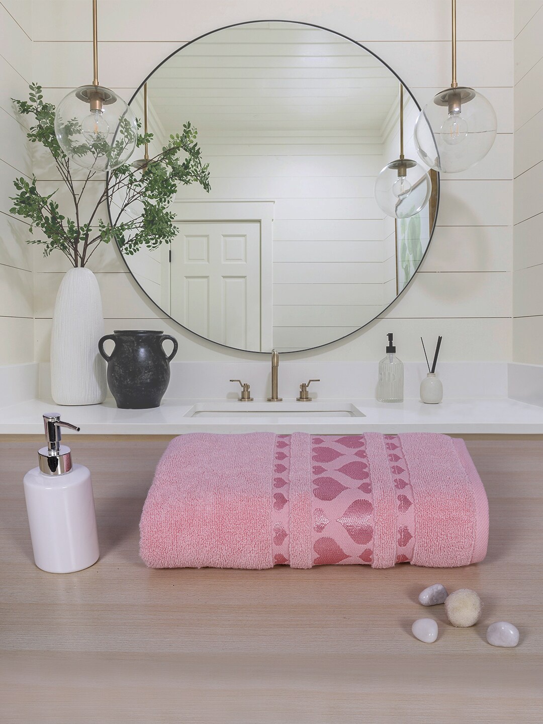

RANGOLI Peach Solid 550GSM Pure Cotton Bath Towel