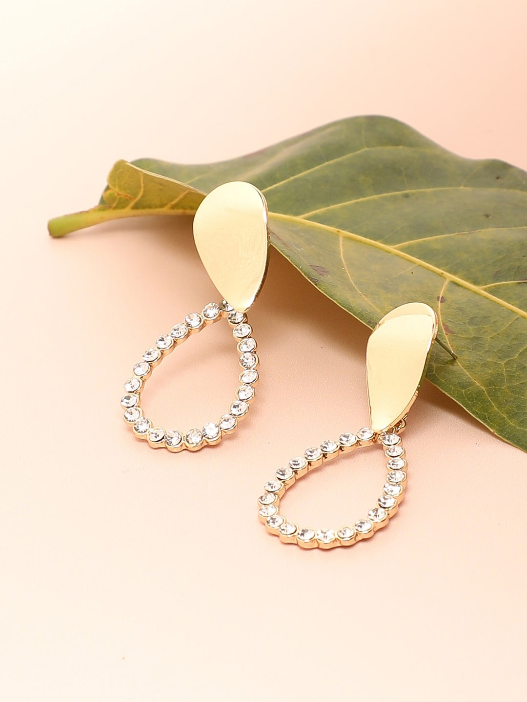 

SOHI Gold-Plated Teardrop Shaped Drop Earrings