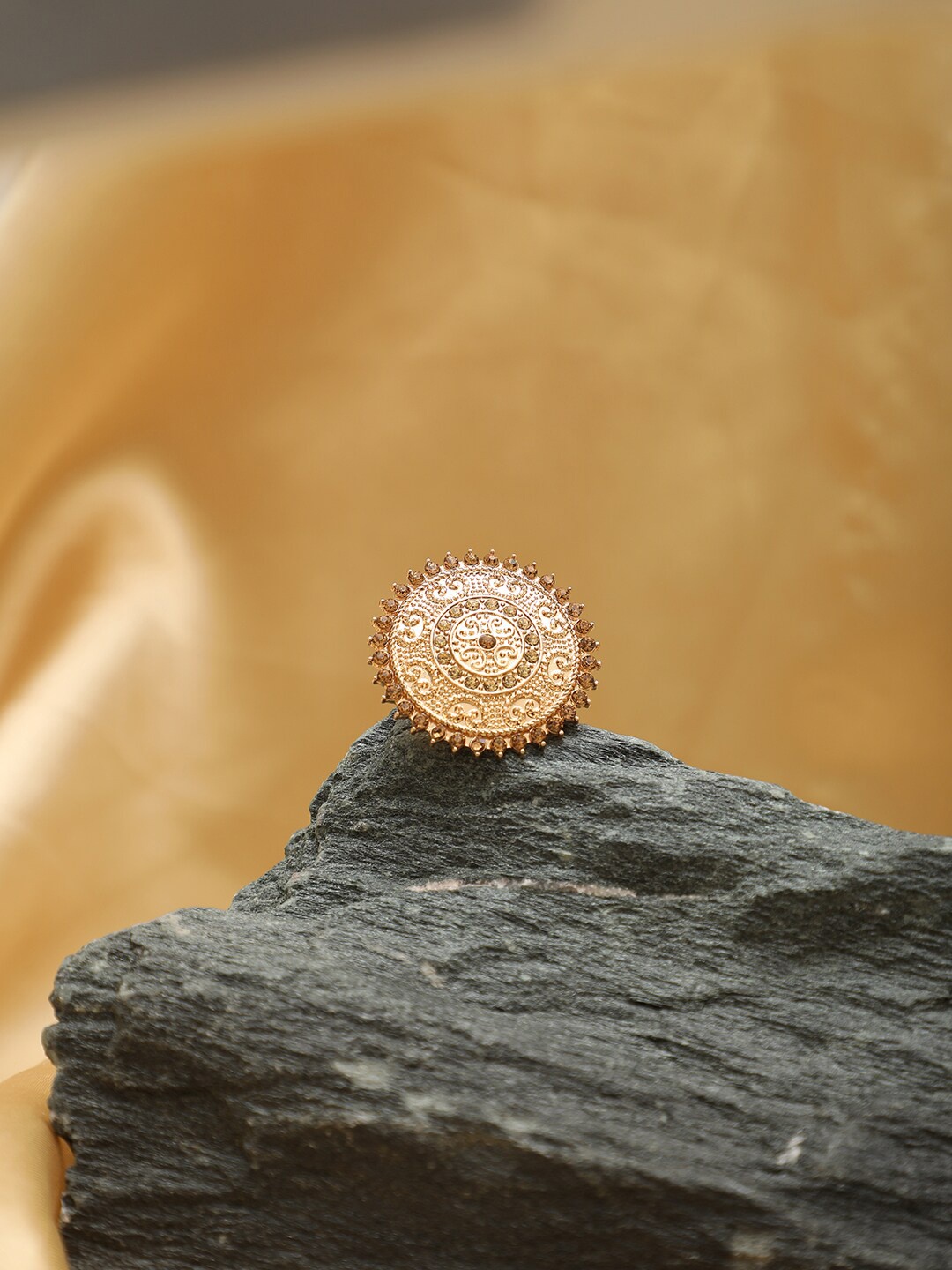 

SOHI Gold-Plated Cream Coloured Stone Studded Ring