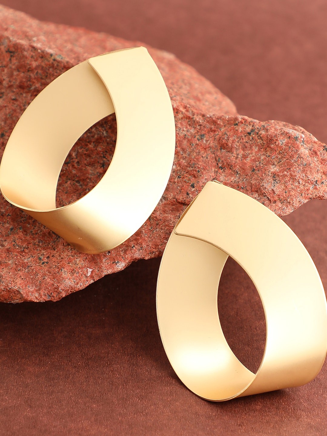 

SOHI Gold-Toned Contemporary Hoop Earrings