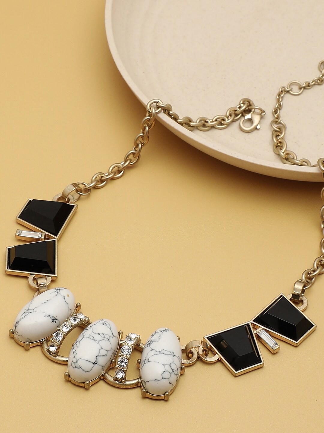 

SOHI Gold-Toned & Black Gold-Plated Necklace