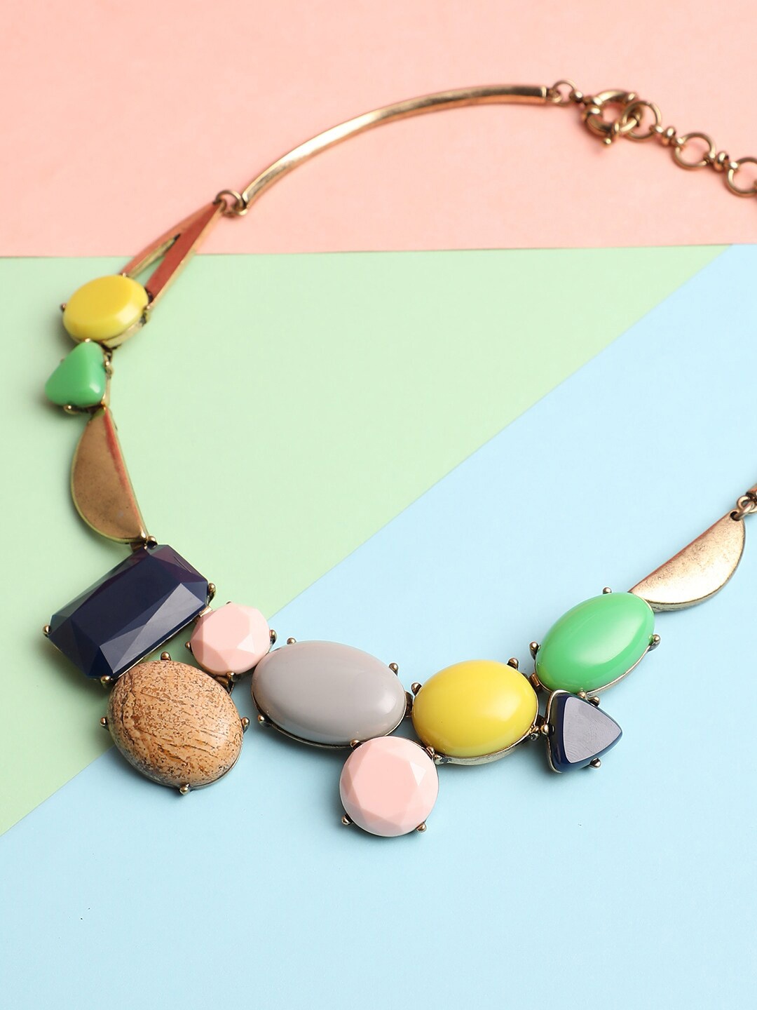 

SOHI Gold-Toned & Green Gold-Plated Necklace