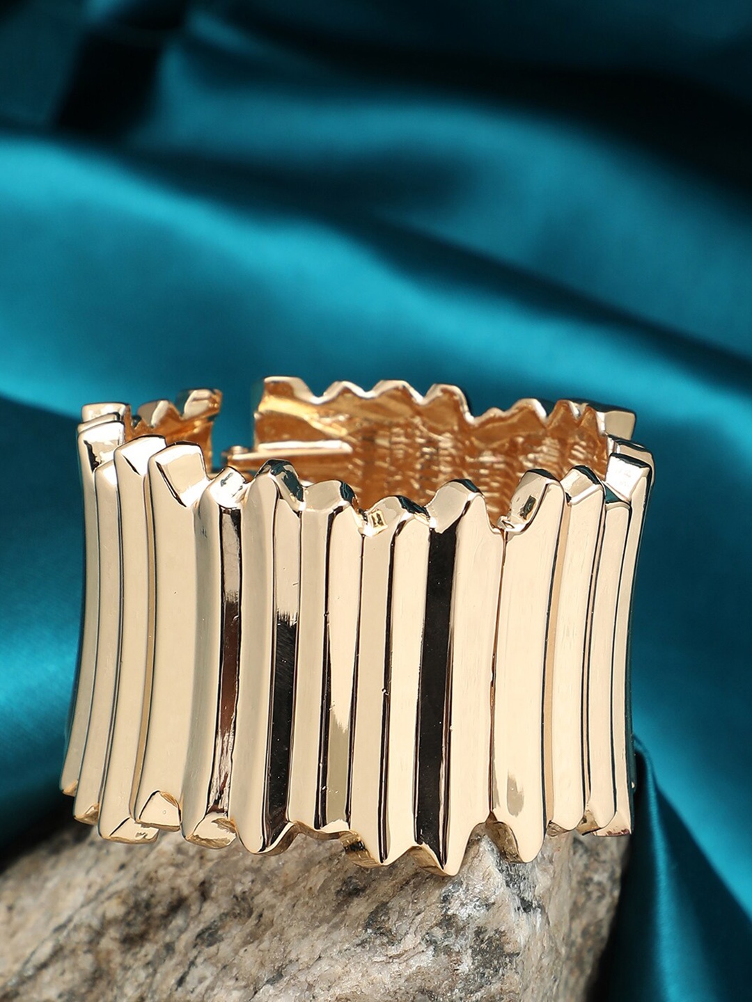 

SOHI Women Gold-Toned Gold-Plated Cuff Bracelet