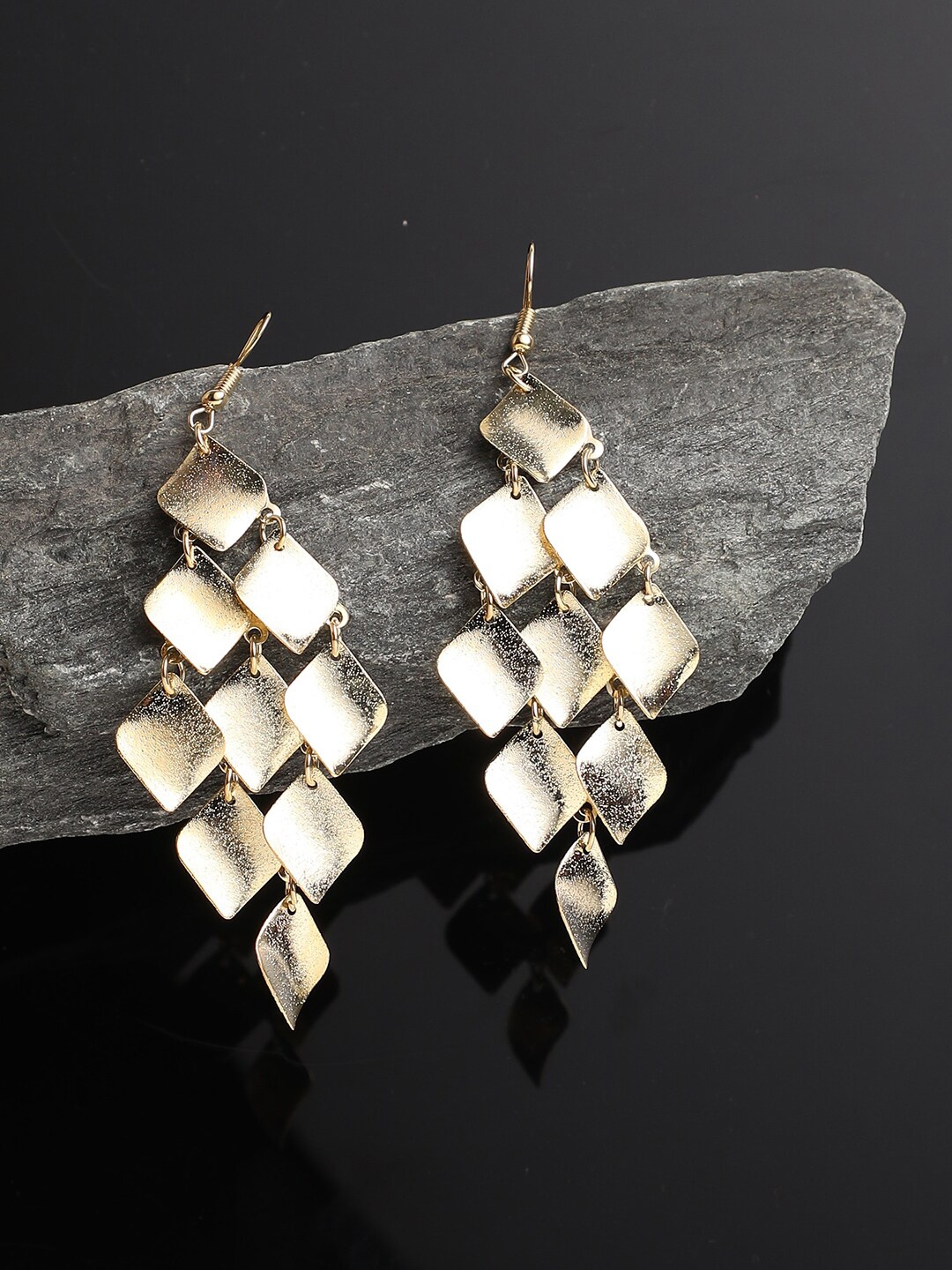 

SOHI Gold-Toned Gold Plated Geometric Drop Earrings