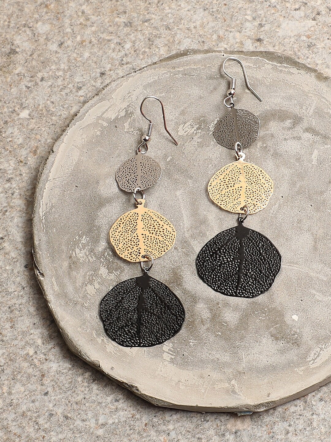 

SOHI Gold-Toned & Black Contemporary Drop Earrings
