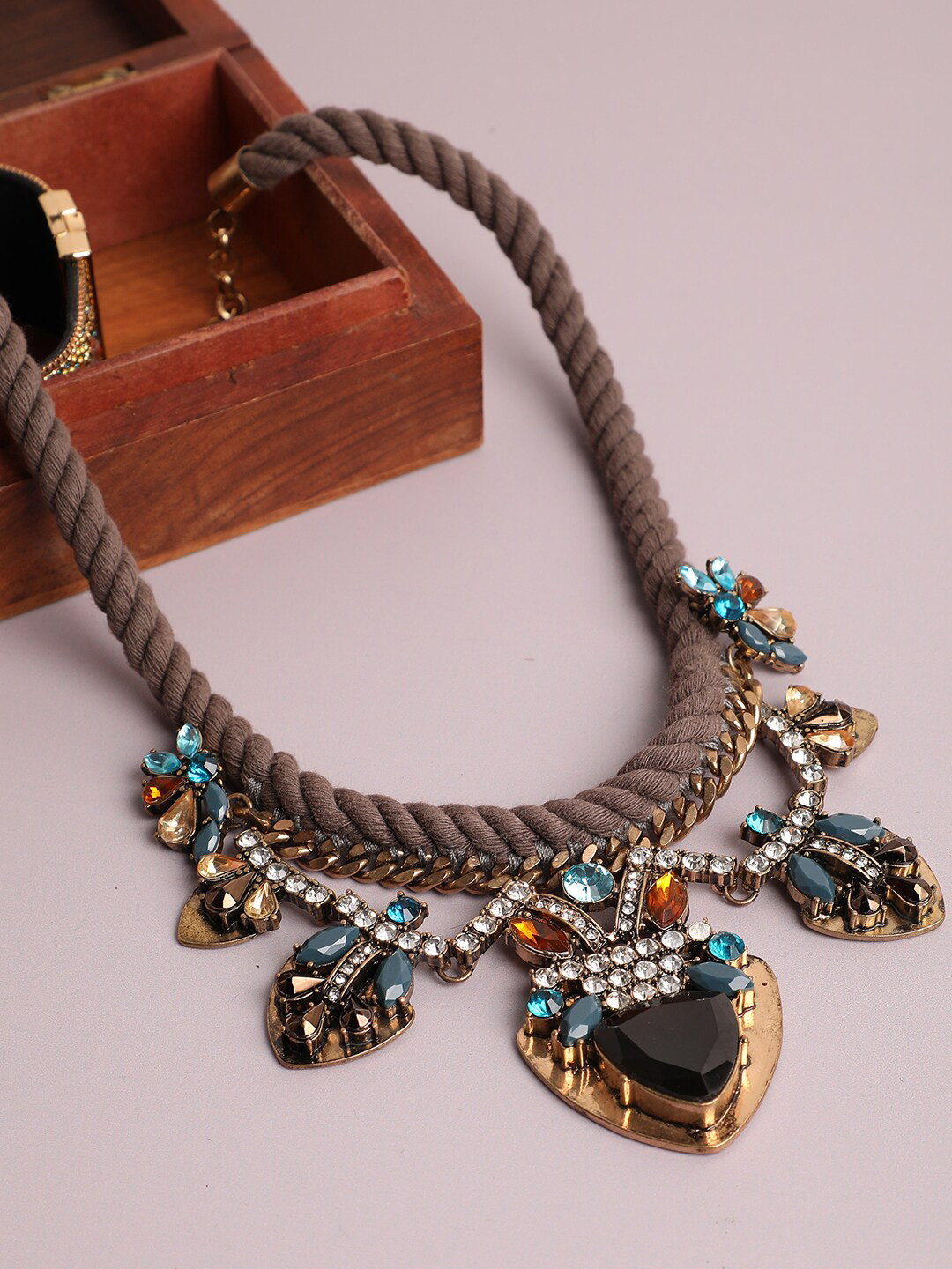 

SOHI Gold-Toned & Green Gold-Plated Antique Necklace