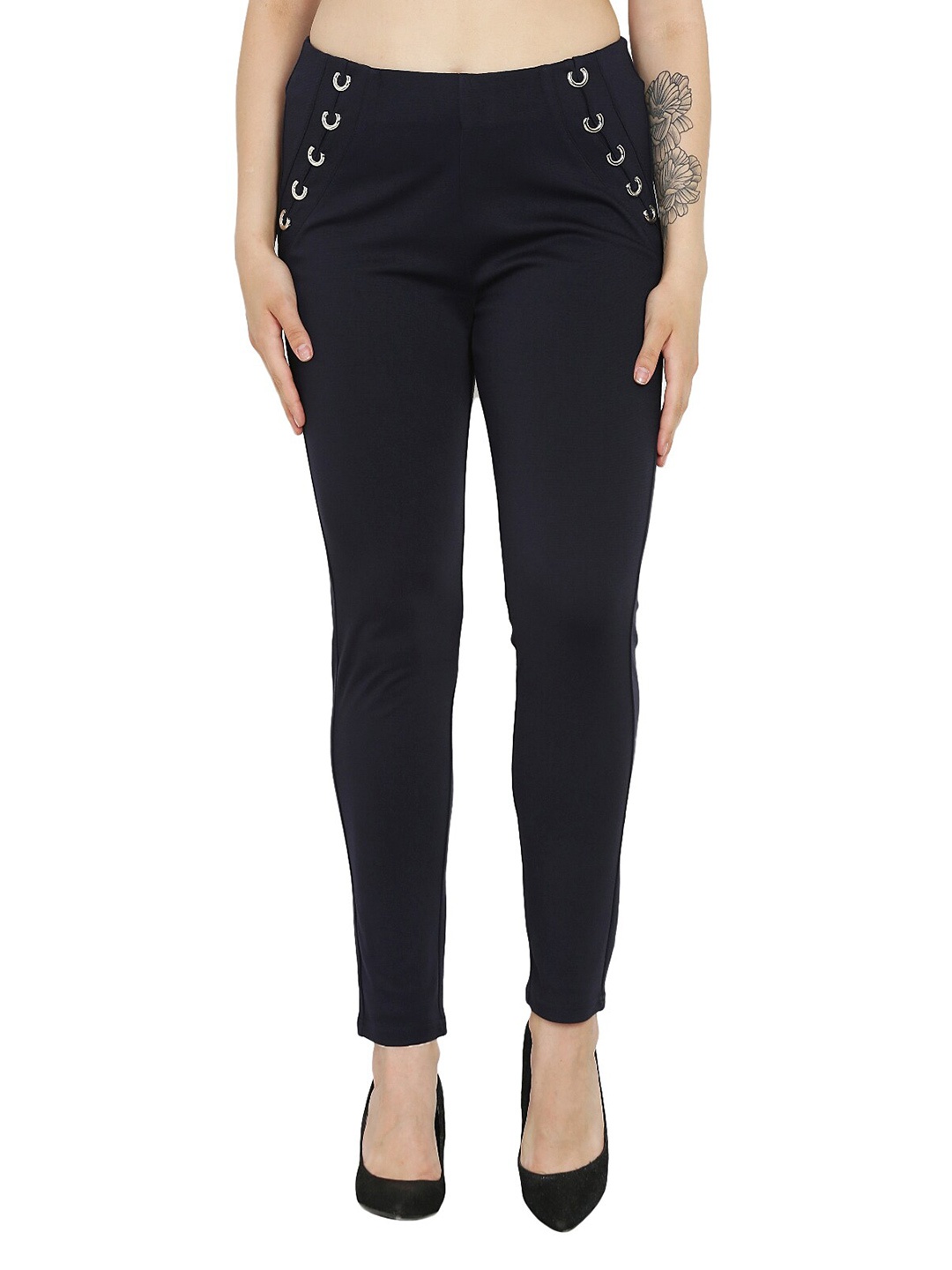 

Westwood Women Blue Solid Skinny-Fit Jeggings