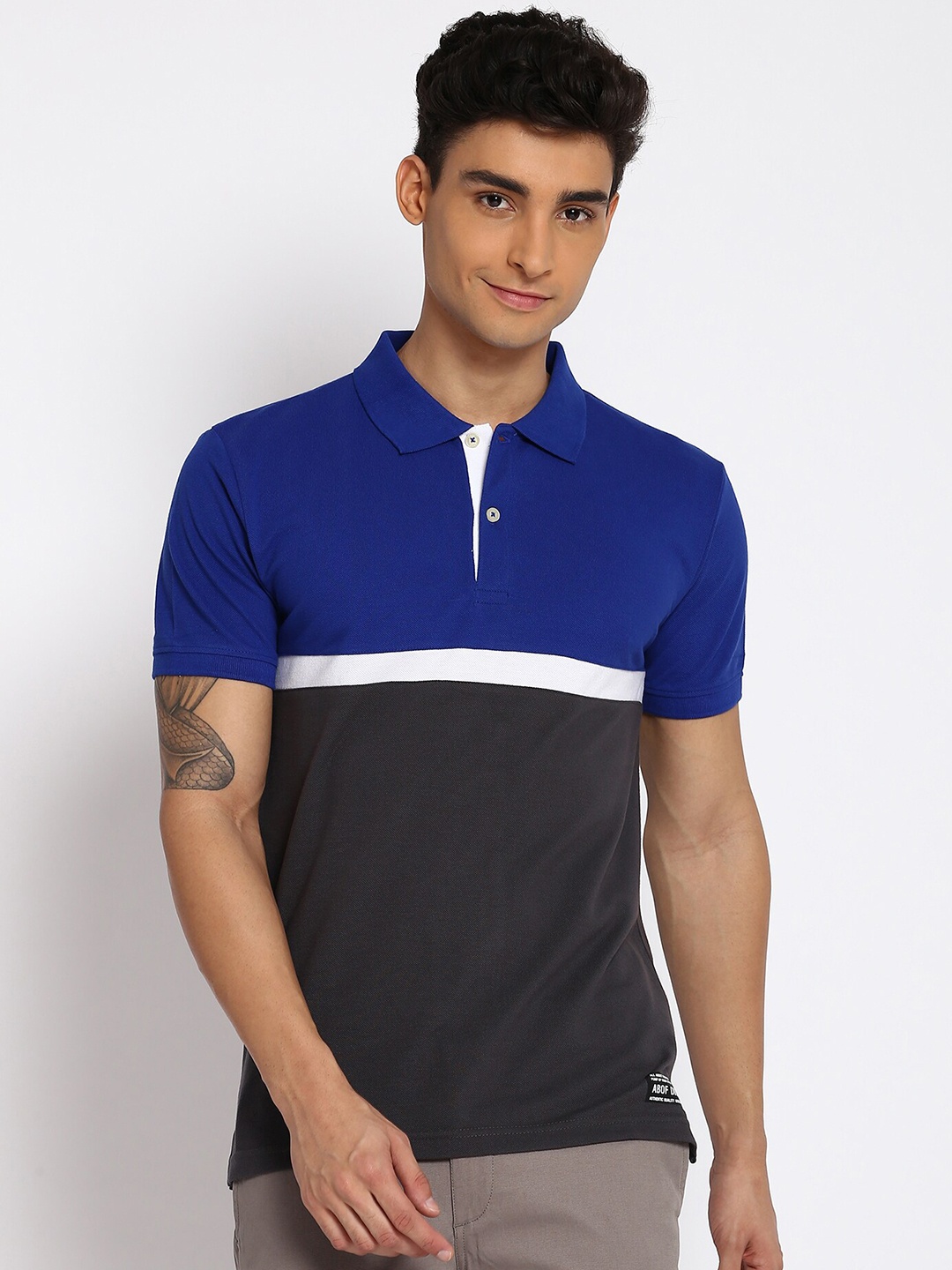 

abof Men Black & Blue Colourblocked Polo Collar Cotton T-shirt