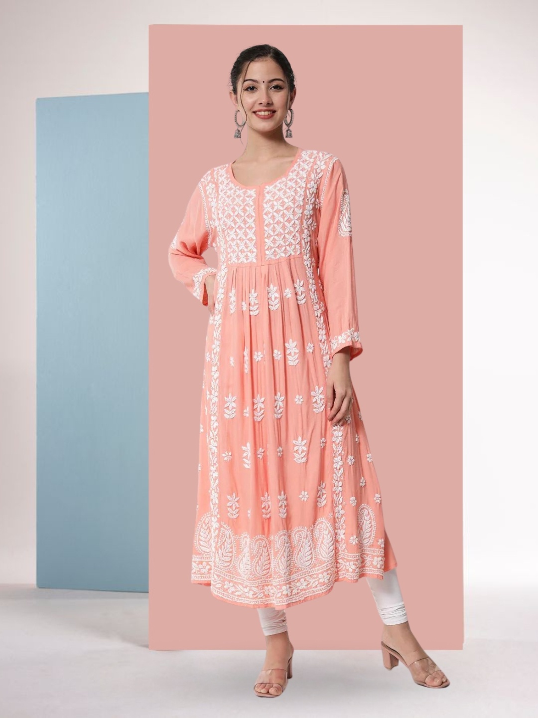 

PARAMOUNT CHIKAN Women Peach-Coloured & White Ethnic Motifs Embroidered Chikankari Kurta